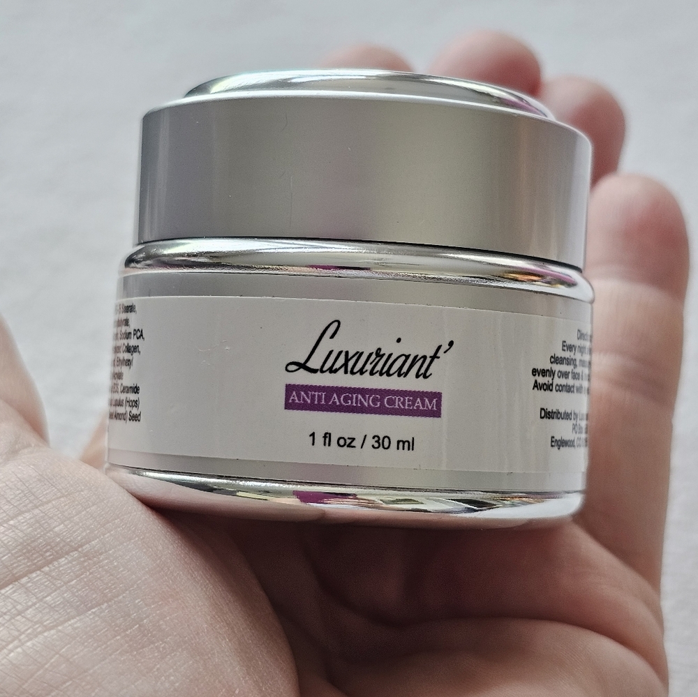 Luxuriant Anti Aging Cream 1 fl oz